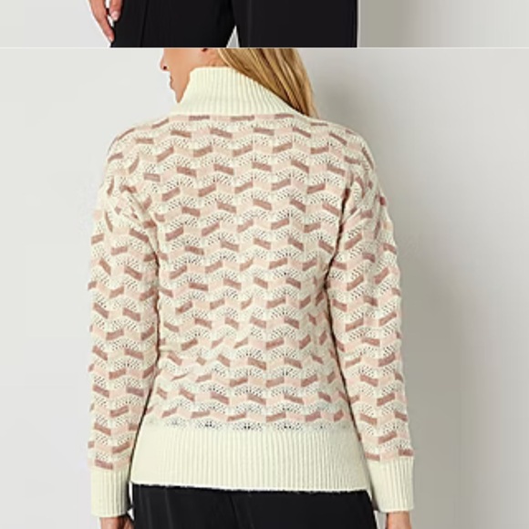 Liz Claiborne Plus Women’s Mock Neck Long Sleeve Chevron Pullover Sweater - Picture 2 of 3